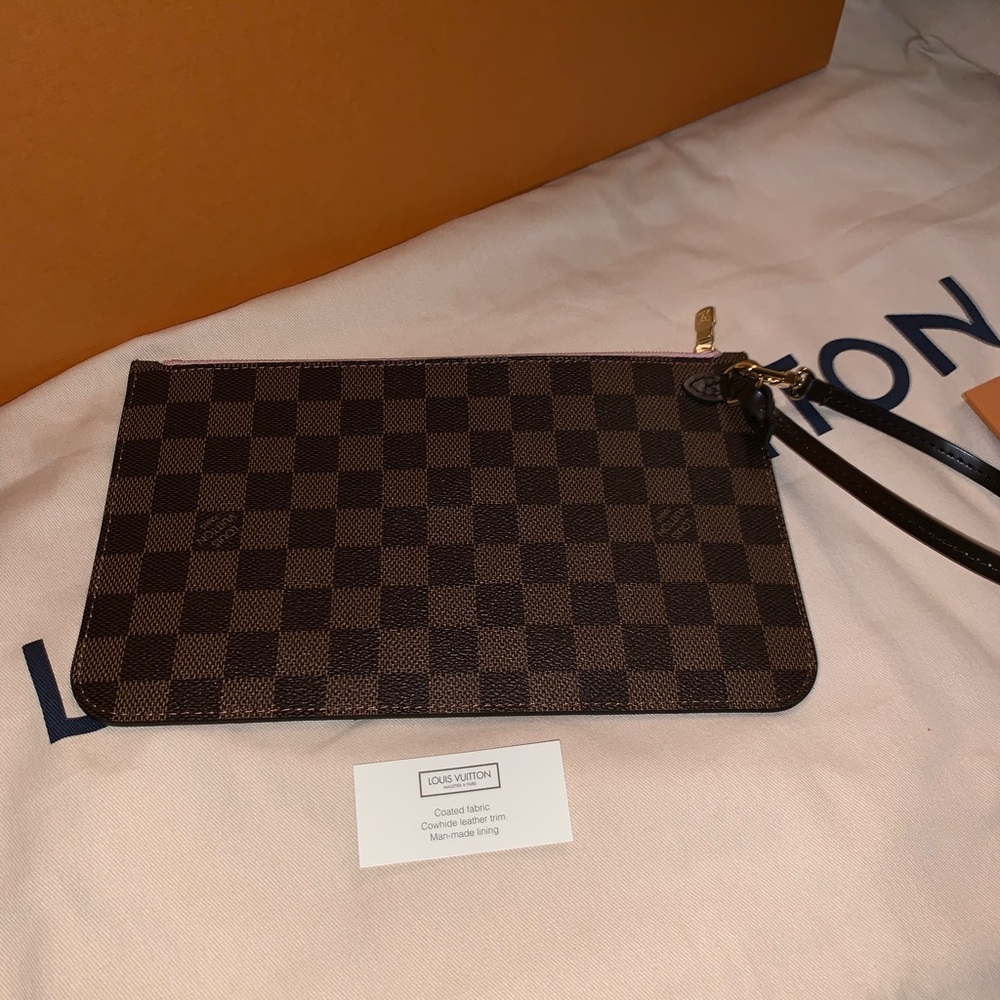 Louis Vuitton Neverfull pochette